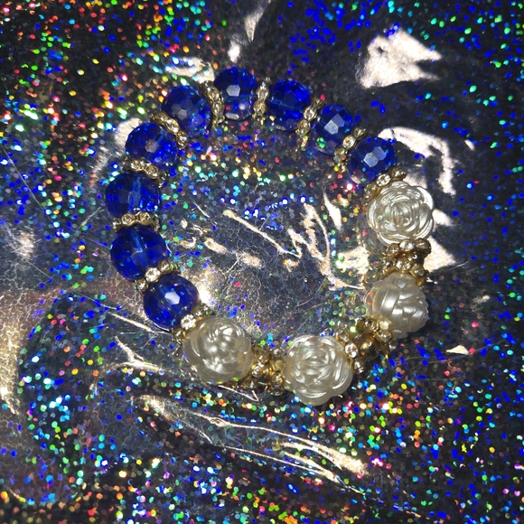 Fashion Jewelry I Sapphire I Fire Fly Pebble with Pearl Roses I Double Bracelet - Picture 3 of 5